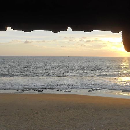 Beach House Negombo Eksteriør bilde