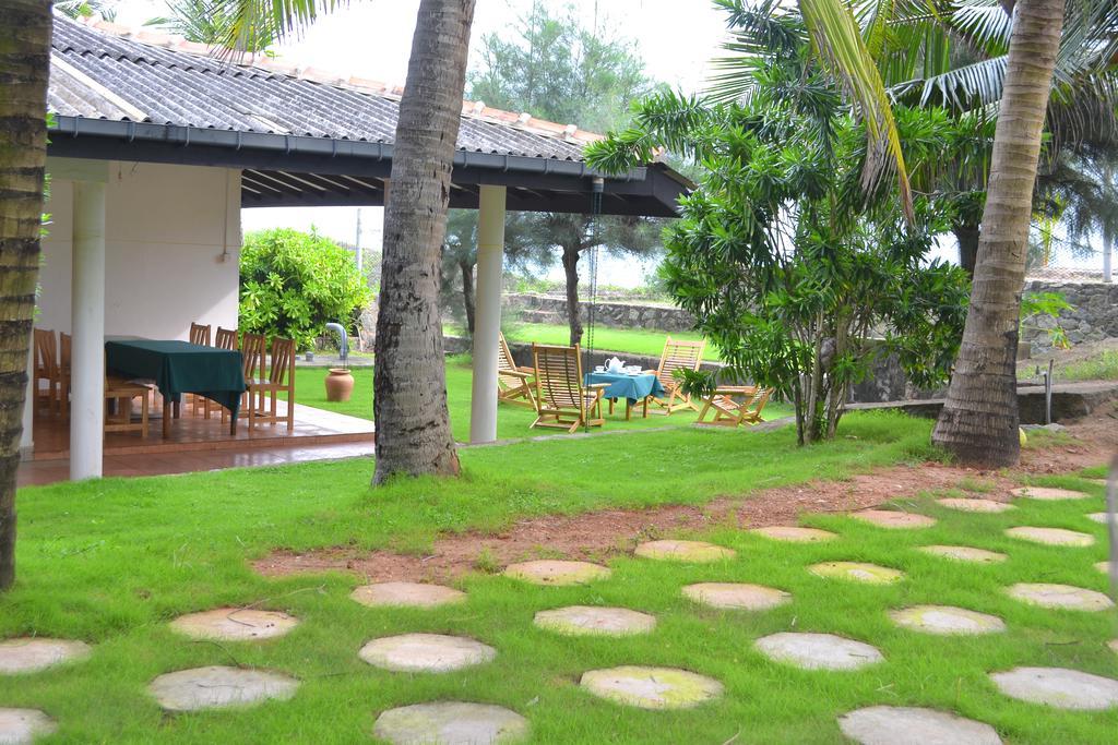 Beach House Negombo Eksteriør bilde