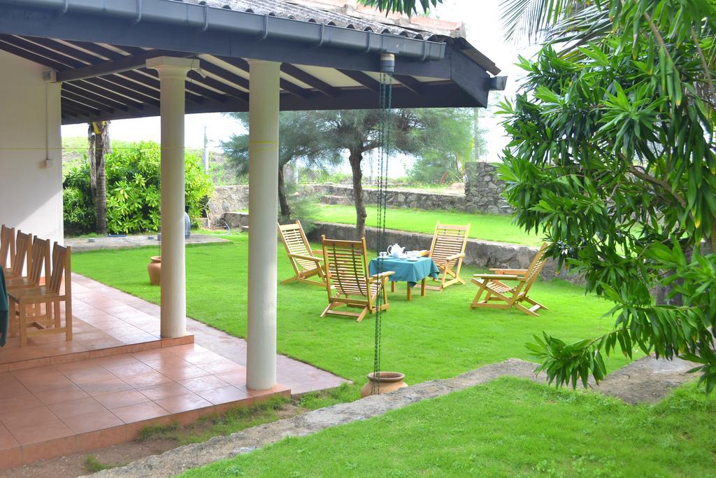 Beach House Negombo Eksteriør bilde