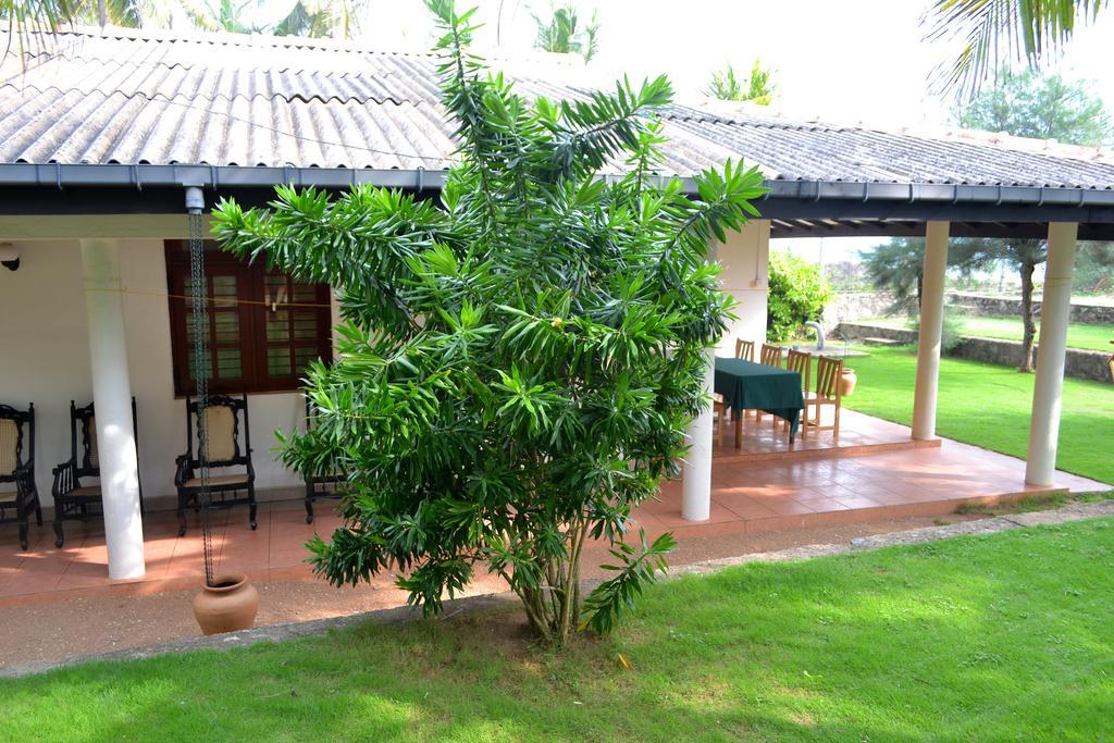 Beach House Negombo Eksteriør bilde