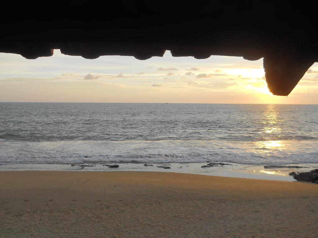 Beach House Negombo Eksteriør bilde