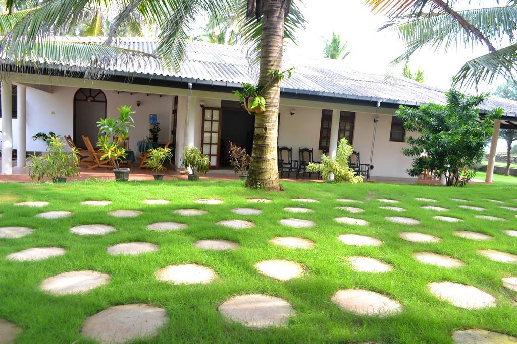 Beach House Negombo Eksteriør bilde
